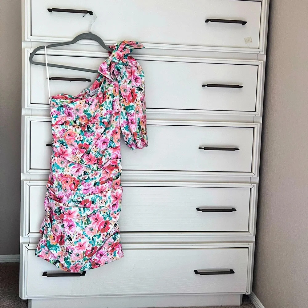 Zara floral dress multi color size XS NWT💕PRICE FIRMED💕